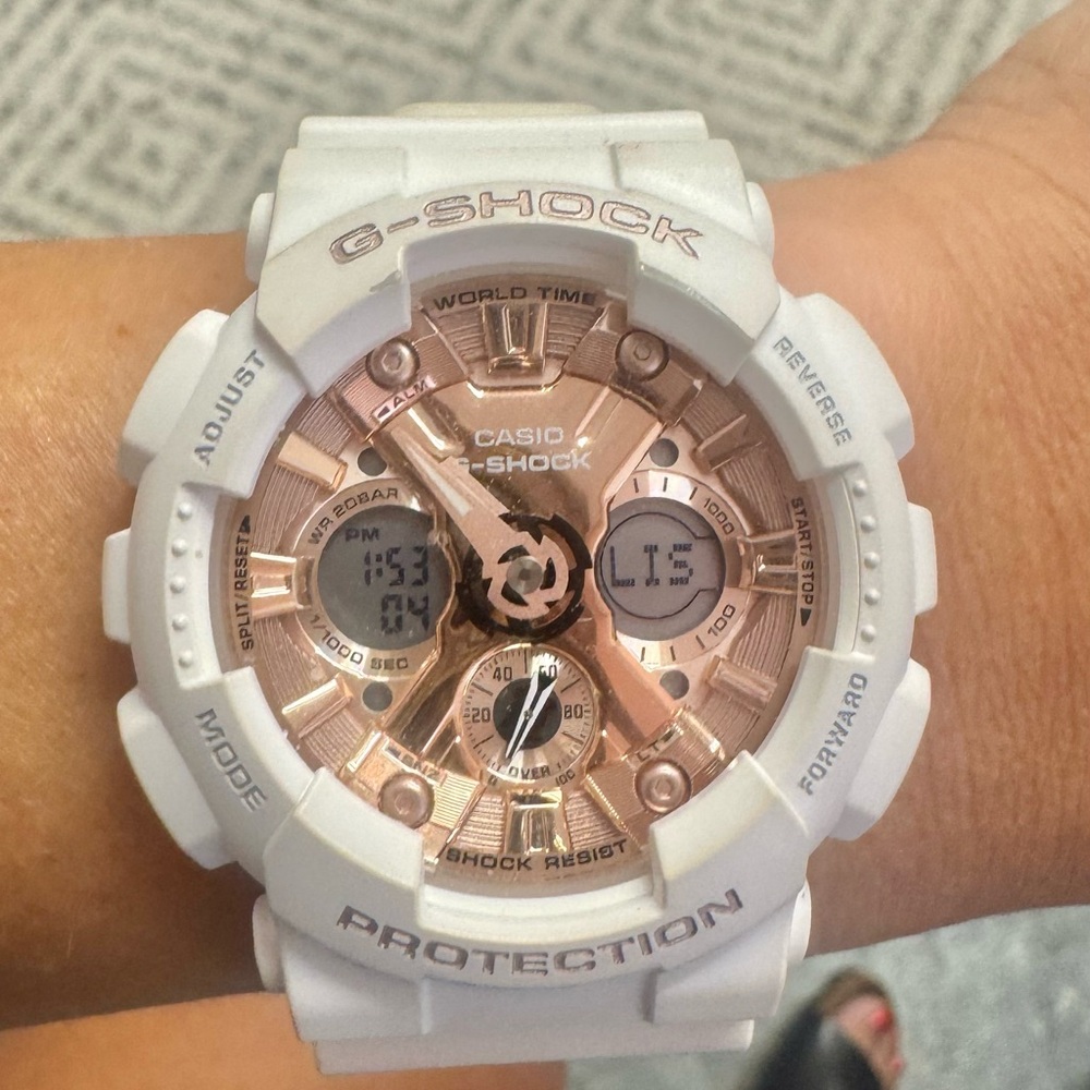 Casio G-Shock in White and Metallic Pink